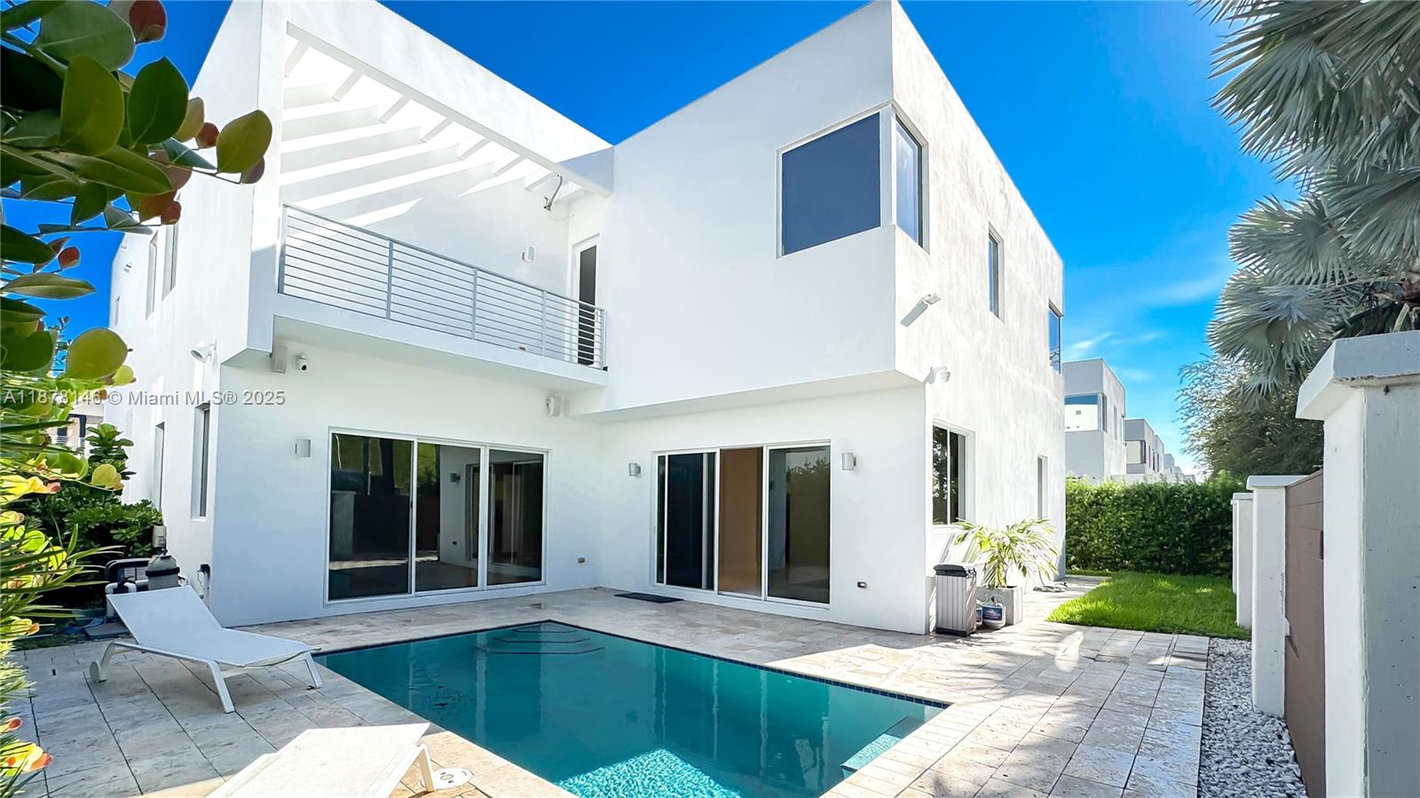 DORAL COMMONS RESIDENTIAL - Residential