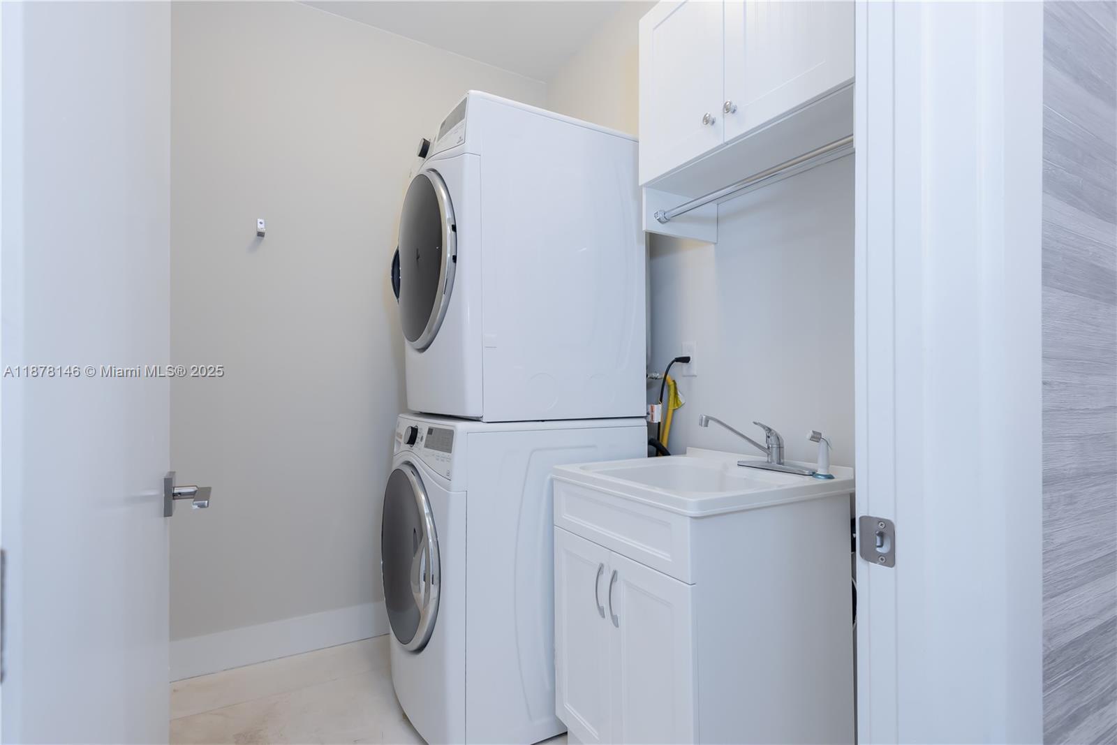 DORAL COMMONS RESIDENTIAL - Residential