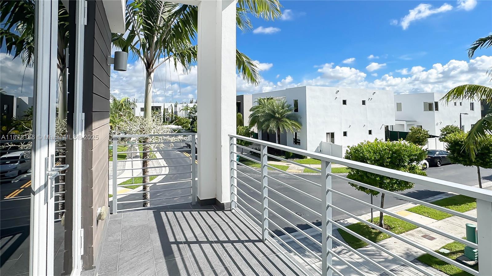 DORAL COMMONS RESIDENTIAL - Residential