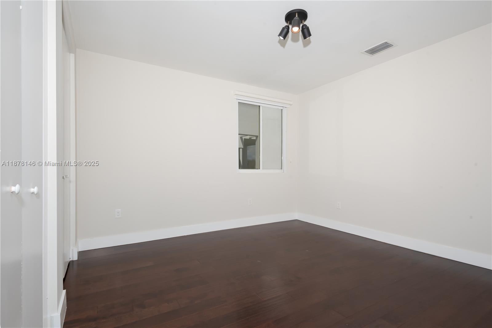 DORAL COMMONS RESIDENTIAL - Residential