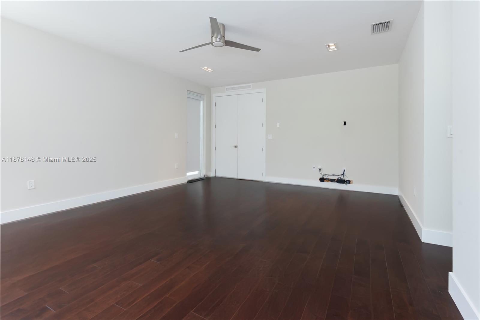 DORAL COMMONS RESIDENTIAL - Residential
