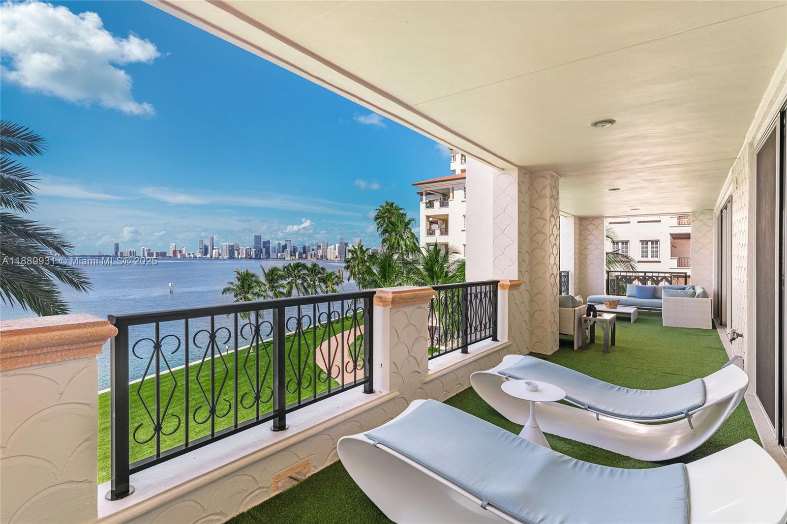 BAYVIEW AT FISHER ISLAND - Residential