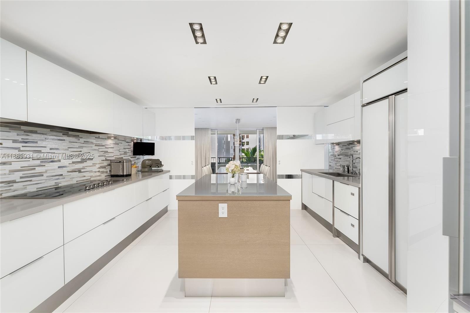 BAYVIEW AT FISHER ISLAND - Residential