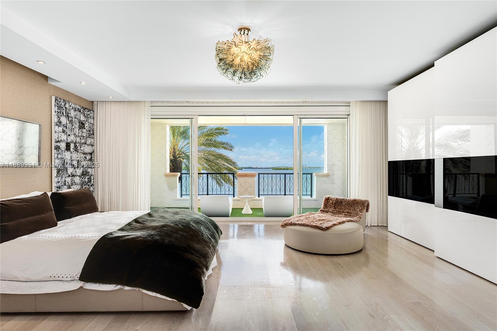 BAYVIEW AT FISHER ISLAND - Residential