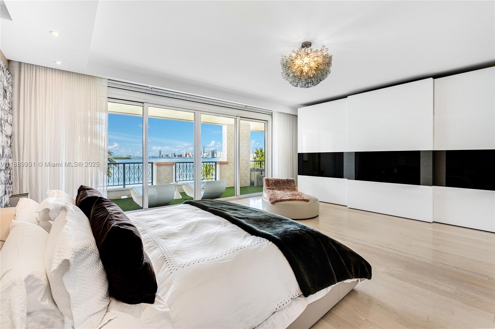 BAYVIEW AT FISHER ISLAND - Residential