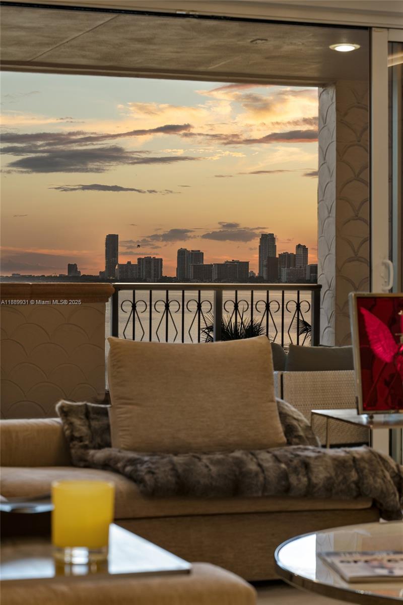 BAYVIEW AT FISHER ISLAND - Residential