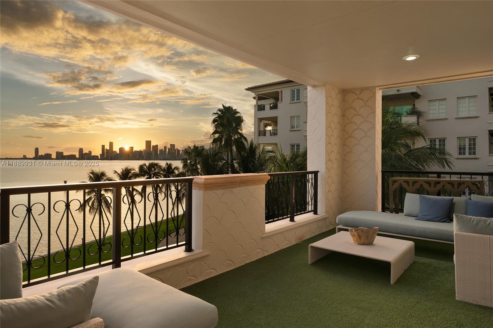BAYVIEW AT FISHER ISLAND - Residential