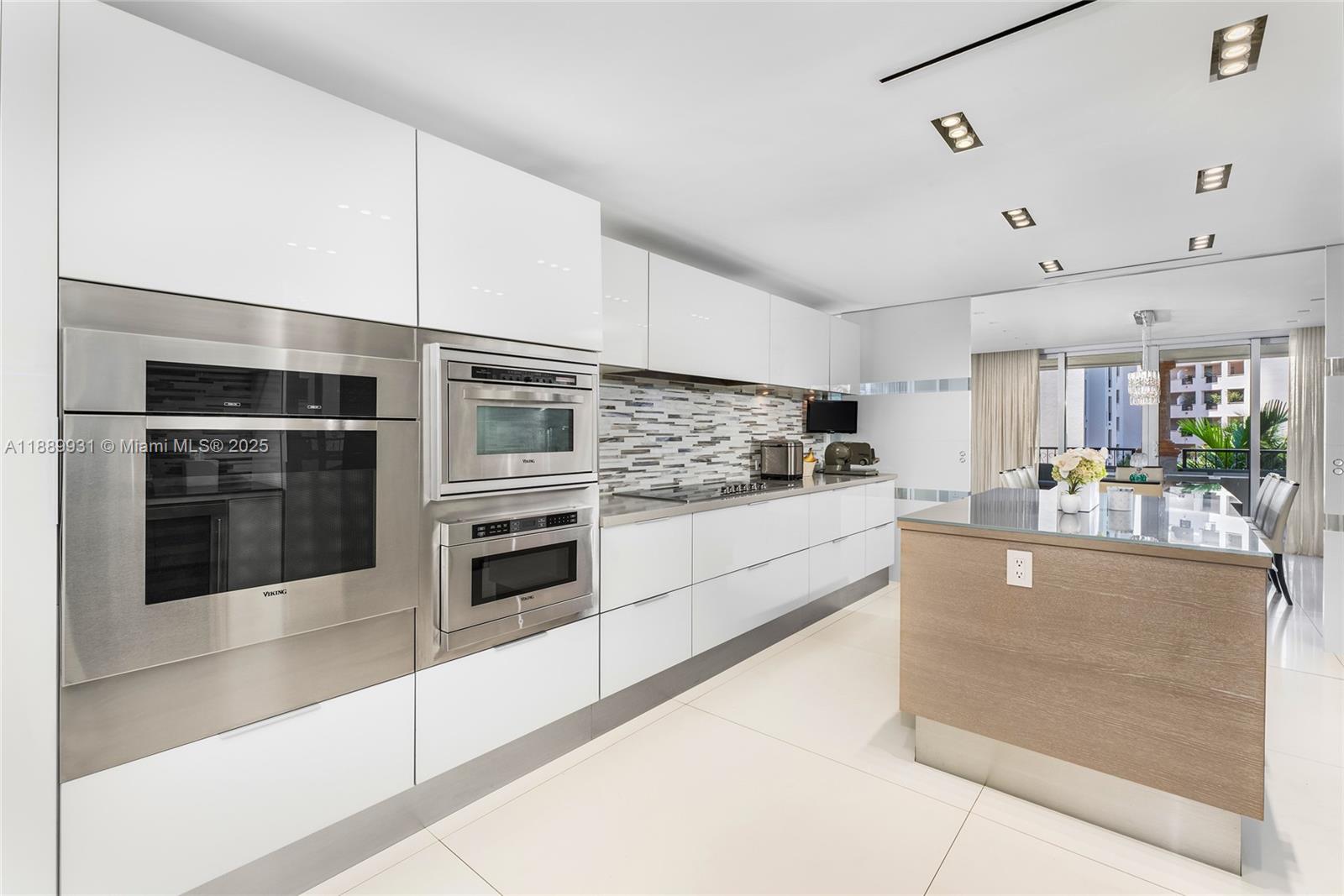BAYVIEW AT FISHER ISLAND - Residential