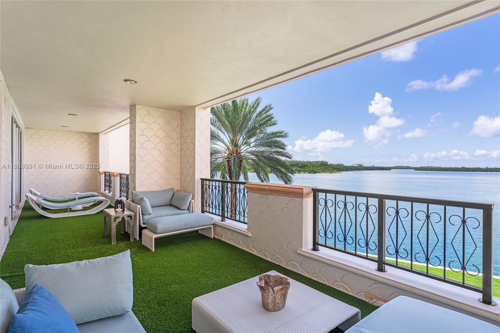 BAYVIEW AT FISHER ISLAND - Residential