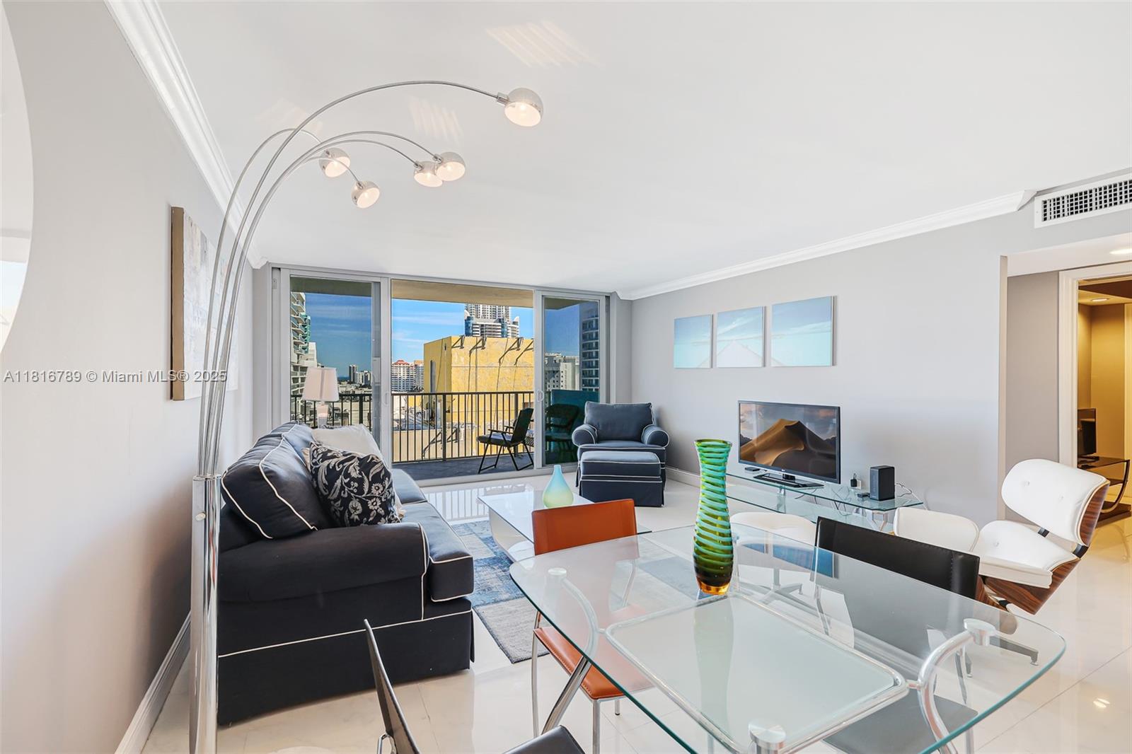 5838 Collins Ave 15D