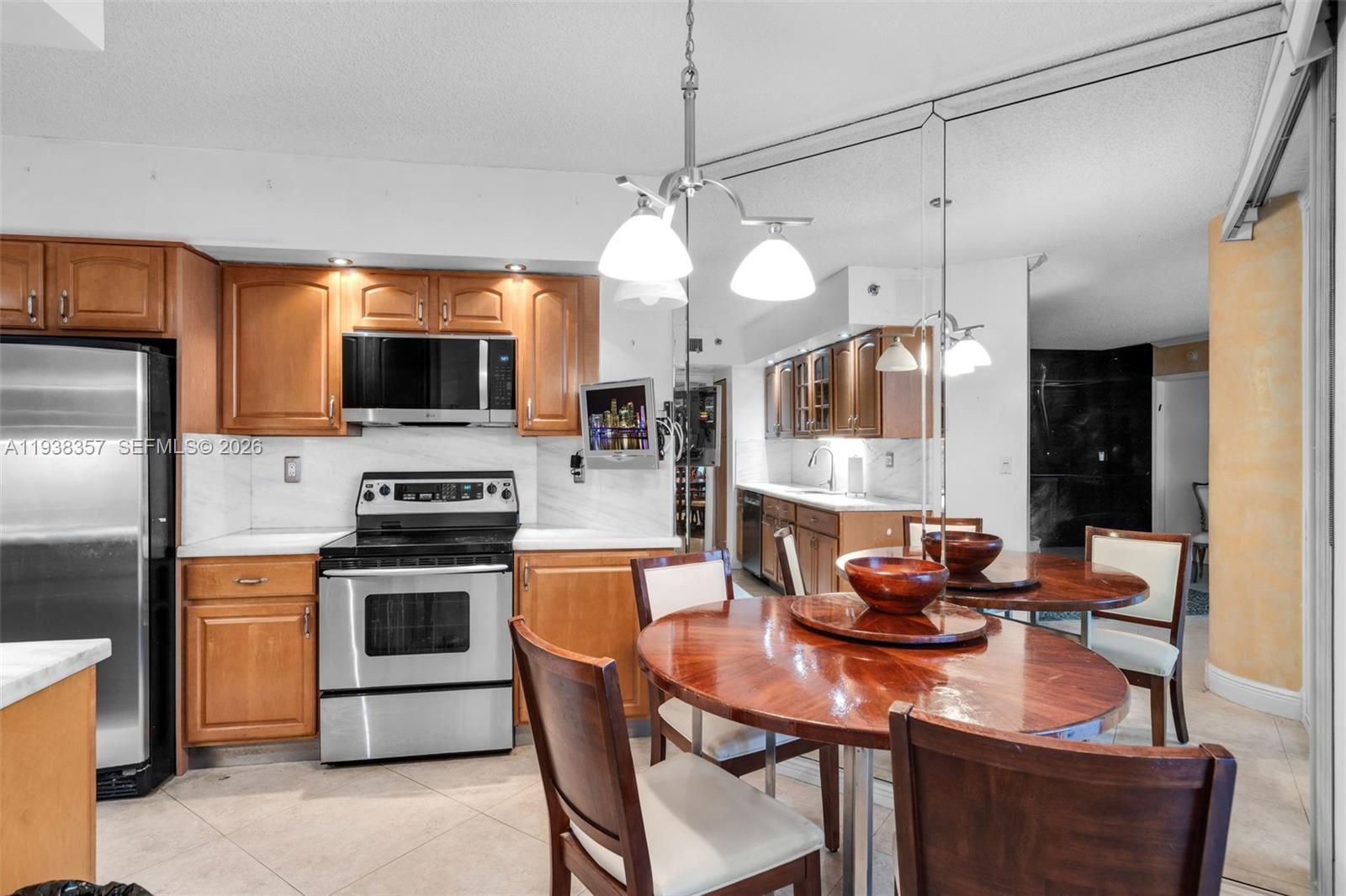 OCEANIA III CONDO - Residential