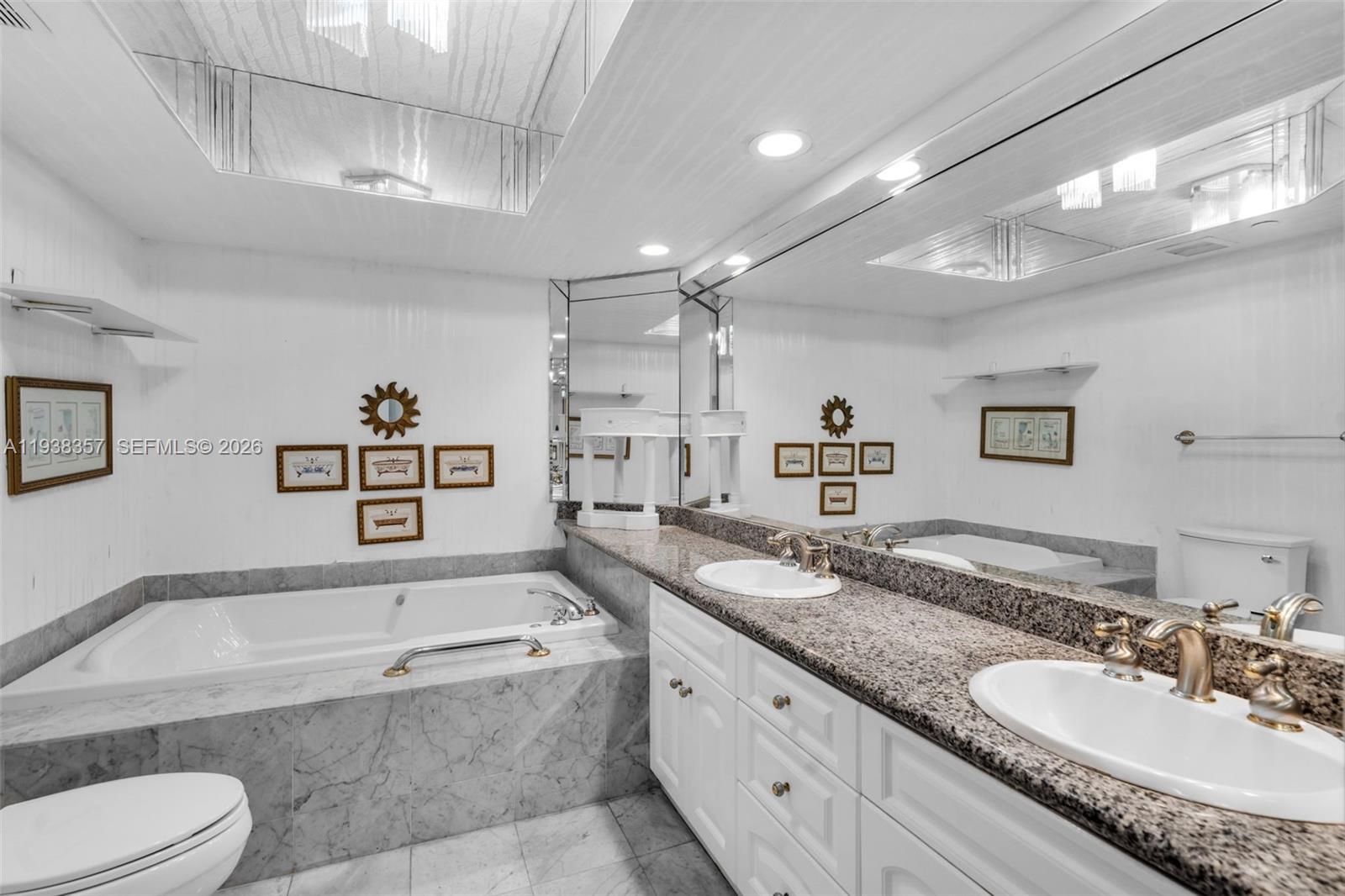 OCEANIA III CONDO - Residential