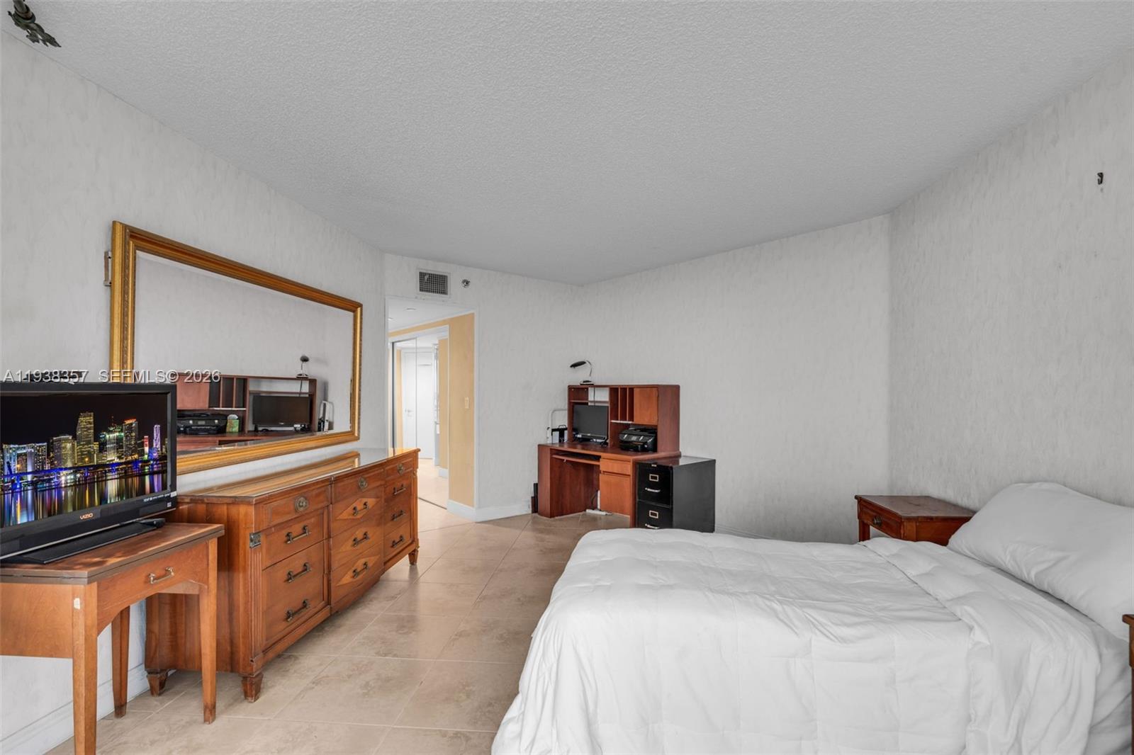 OCEANIA III CONDO - Residential