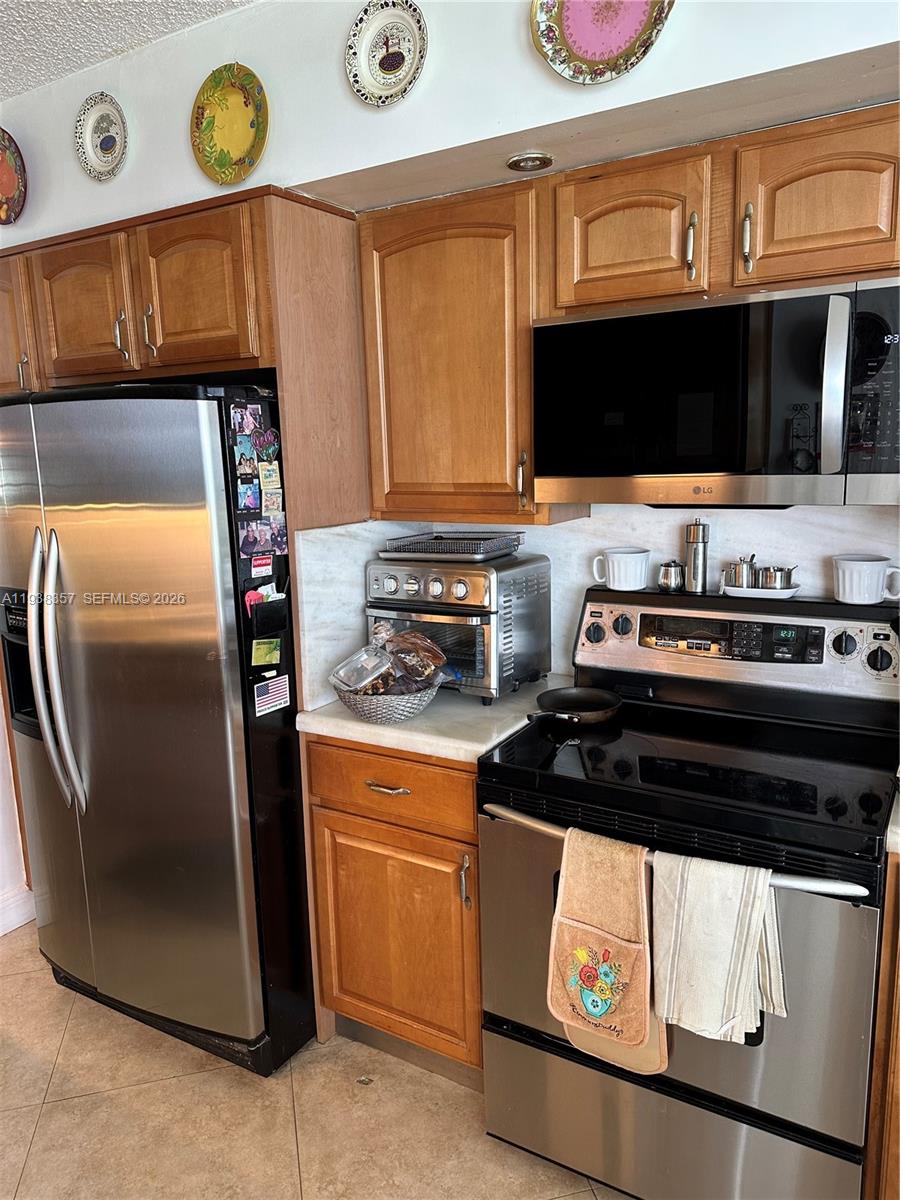 OCEANIA III CONDO - Residential