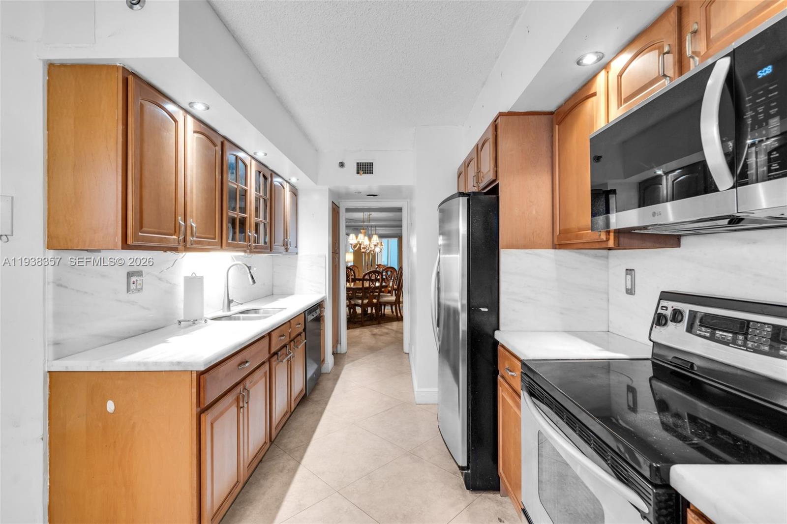 OCEANIA III CONDO - Residential