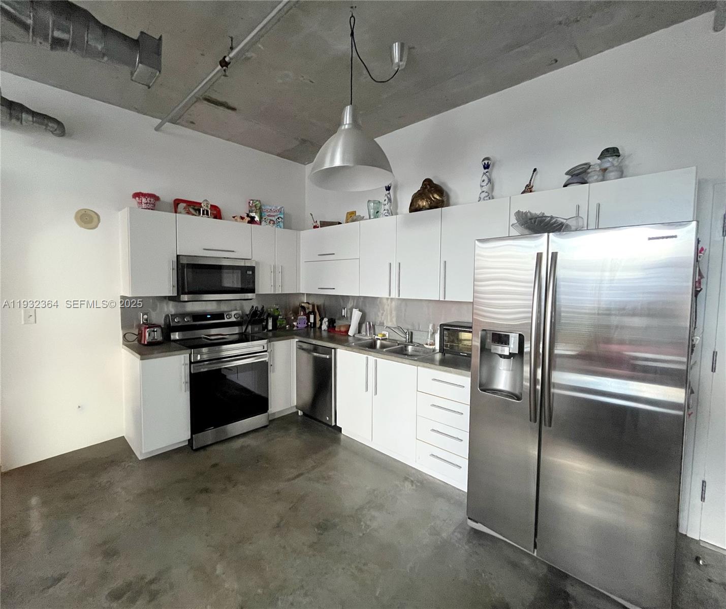 THE YORKER CONDO - Residential Lease