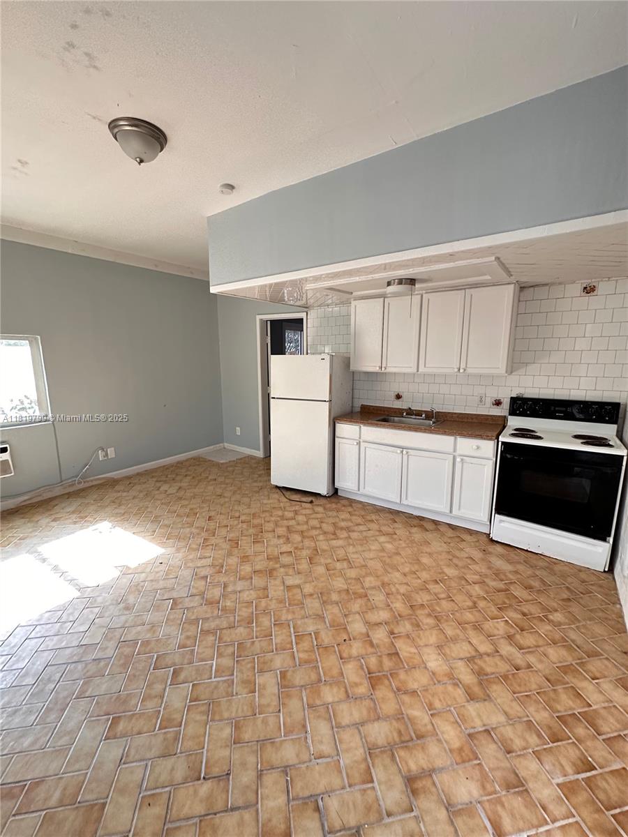 437 Ne 30th St 4, Miami, Broward County, Florida - 1 Bedrooms  
1 Bathrooms - 