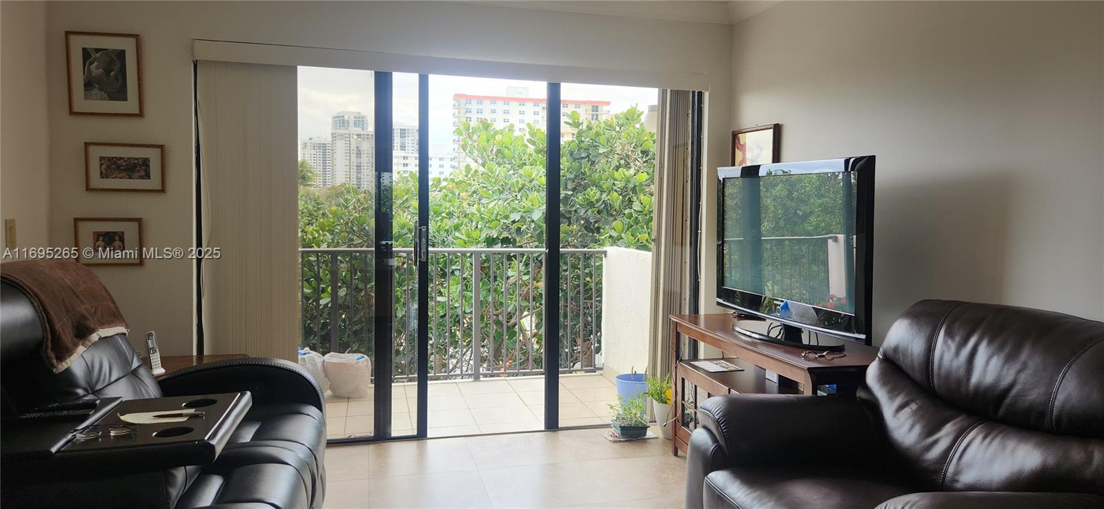 SUMMIT CONDO SOUTH - Residential