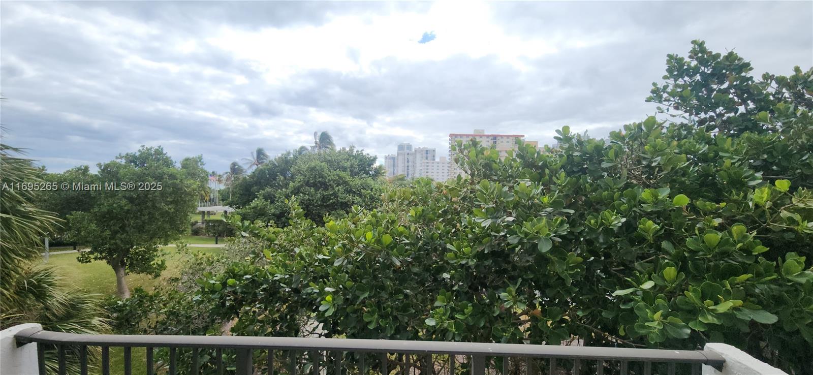 SUMMIT CONDO SOUTH - Residential