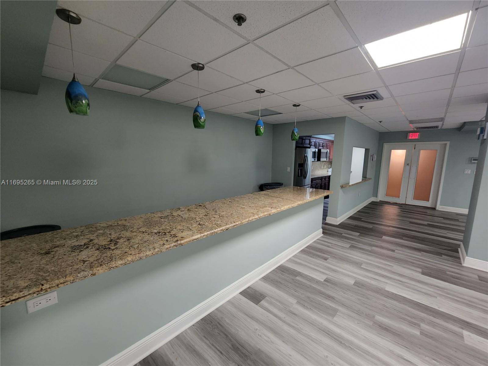 SUMMIT CONDO SOUTH - Residential