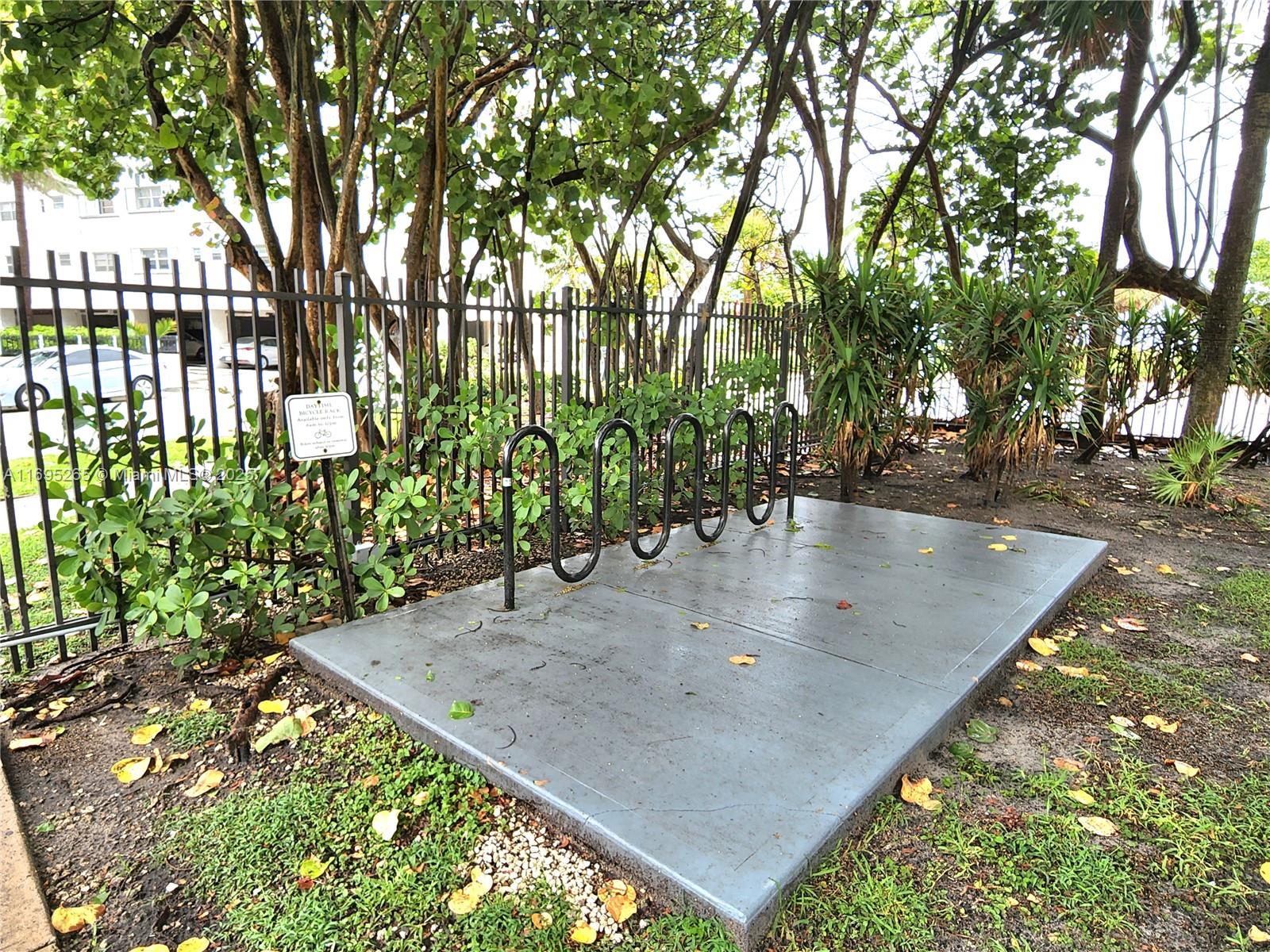 SUMMIT CONDO SOUTH - Residential