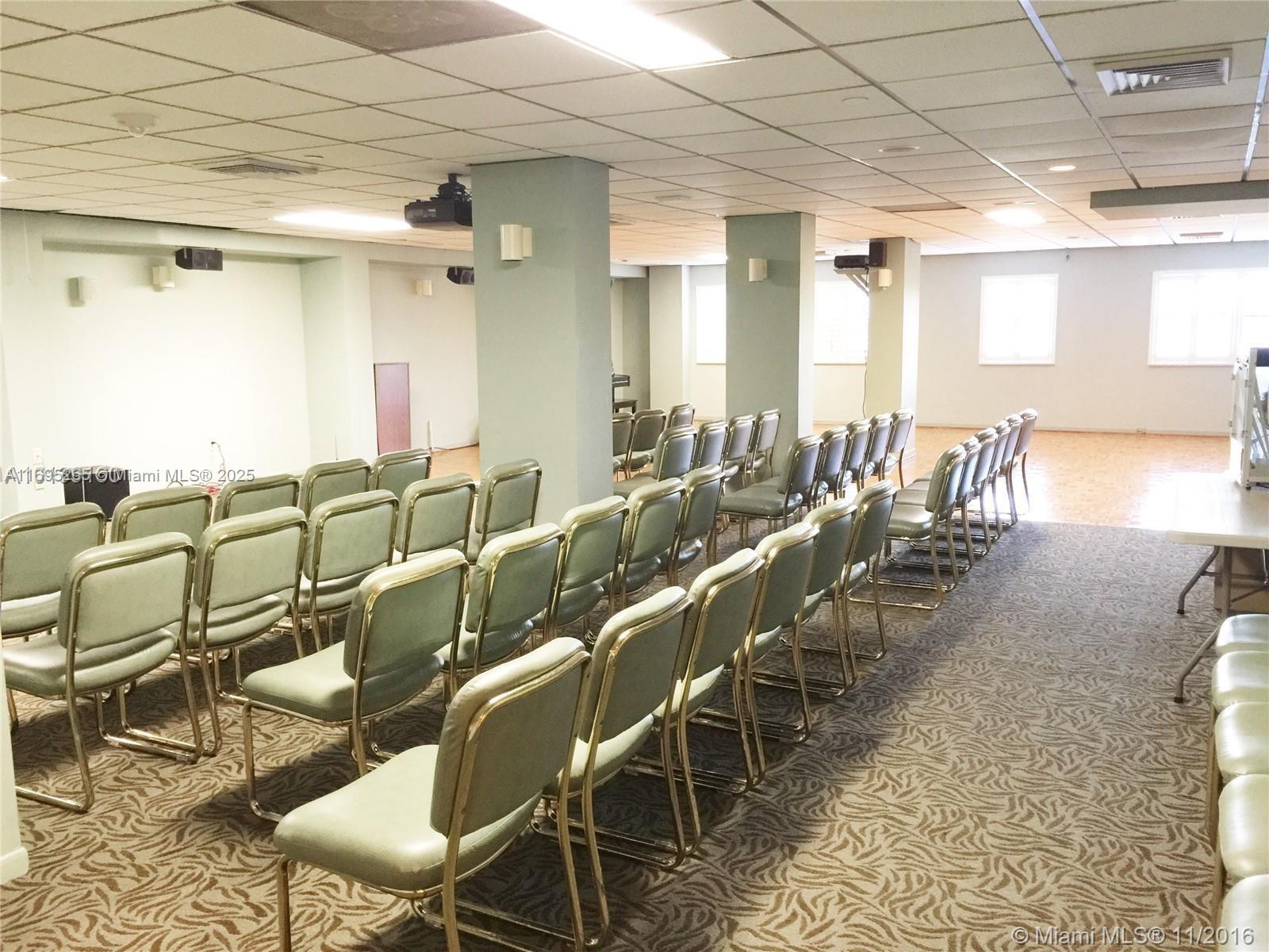 SUMMIT CONDO SOUTH - Residential