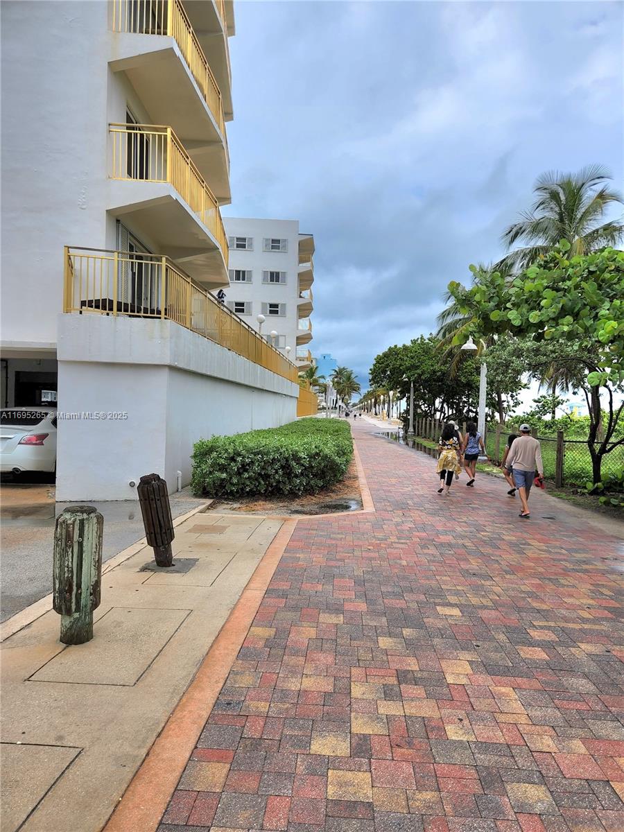 SUMMIT CONDO SOUTH - Residential