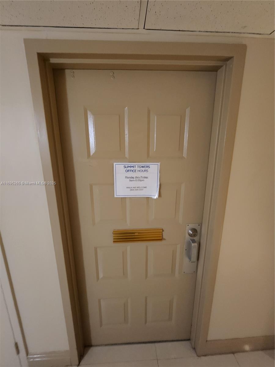 SUMMIT CONDO SOUTH - Residential