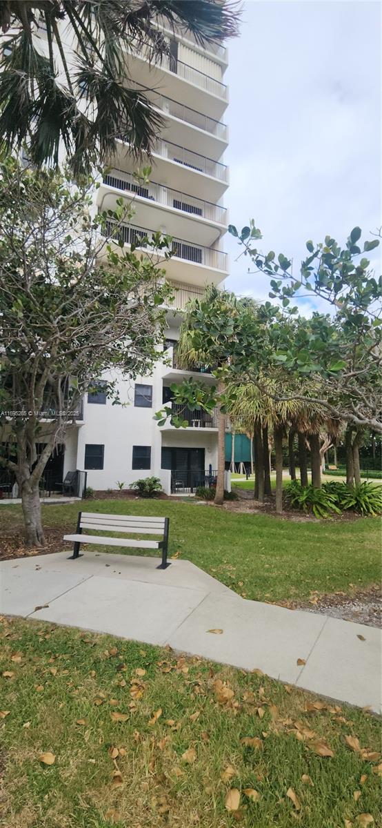 SUMMIT CONDO SOUTH - Residential