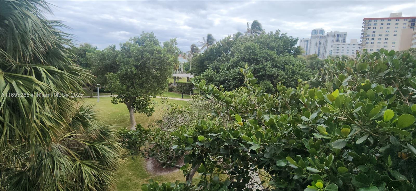 SUMMIT CONDO SOUTH - Residential