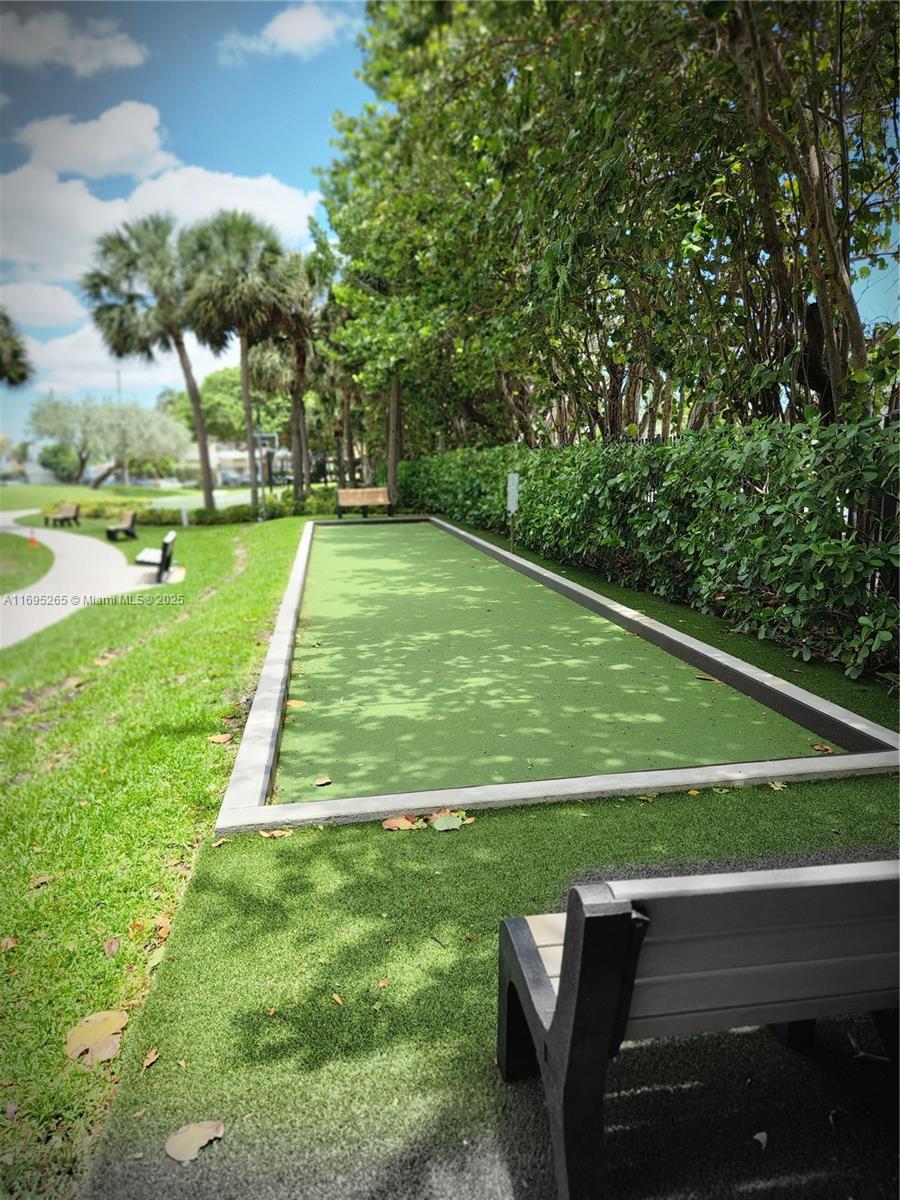 SUMMIT CONDO SOUTH - Residential