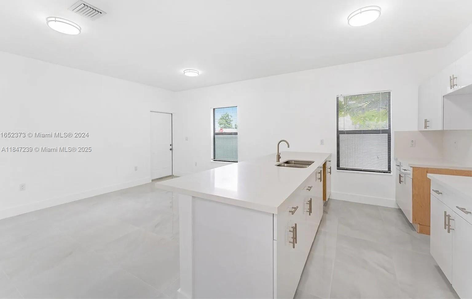 NO MIAMI EST SEC 3 - Land