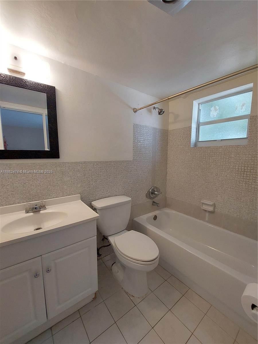 CORAL RIDGE ISLES - Residential Lease