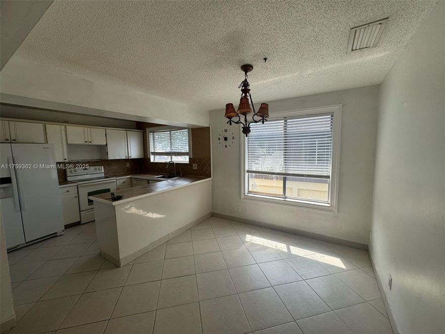 TWO BEDROOM ONE BATHROOM UNIT. SWIMMING POOL.