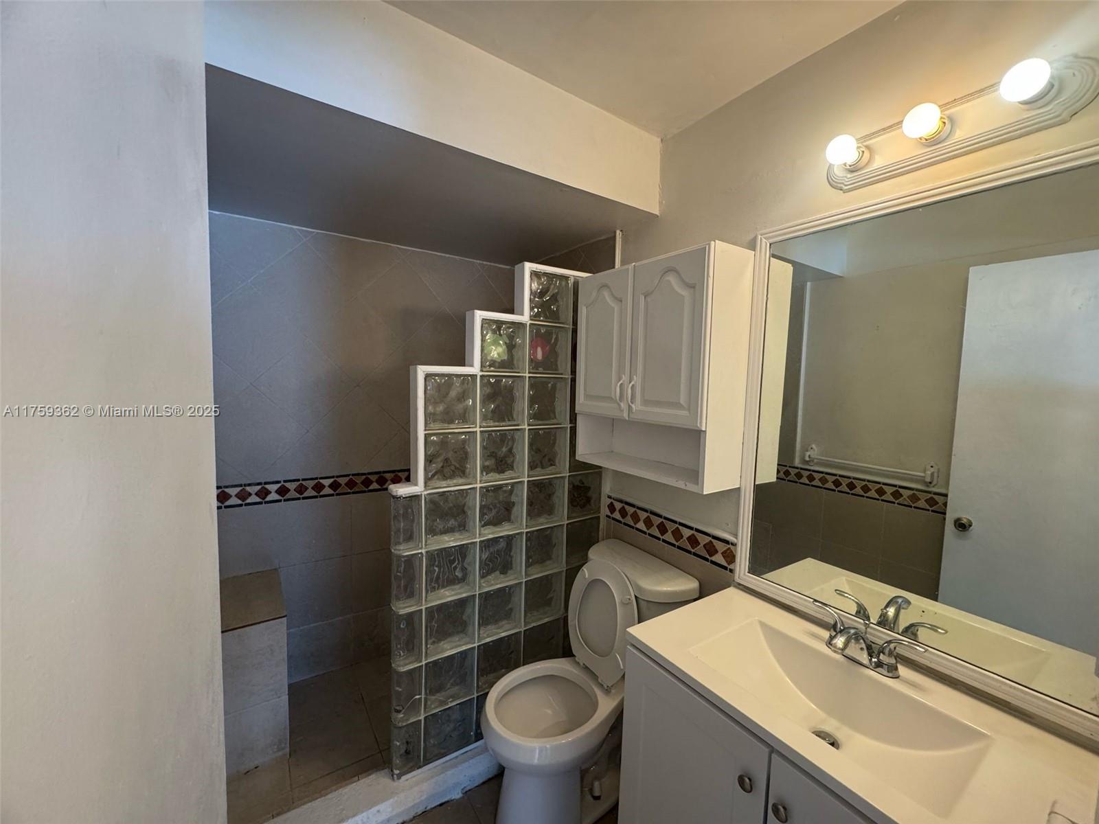 FOREST CONDO - Residential Lease