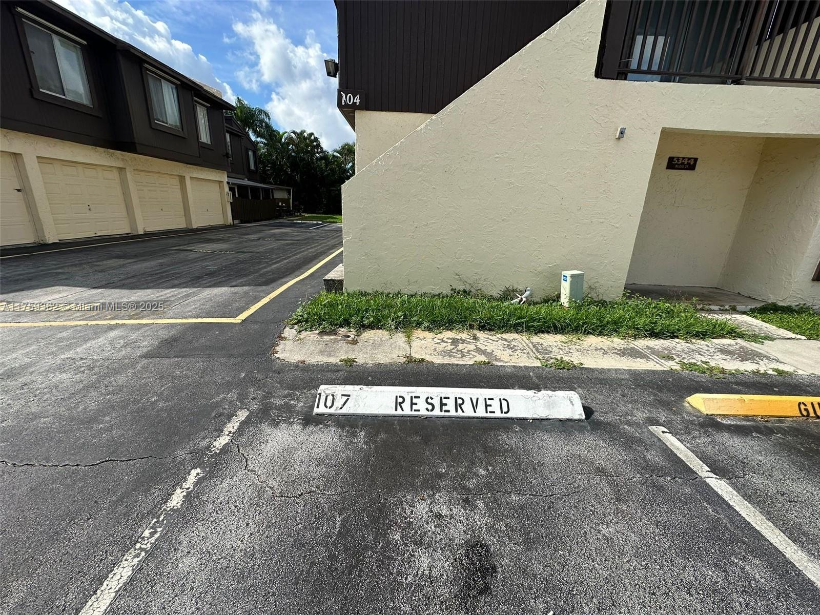 FOREST CONDO - Residential Lease