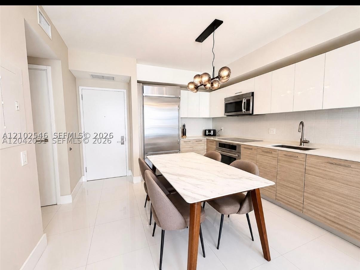 1300 Brickell Bay Dr 2307
