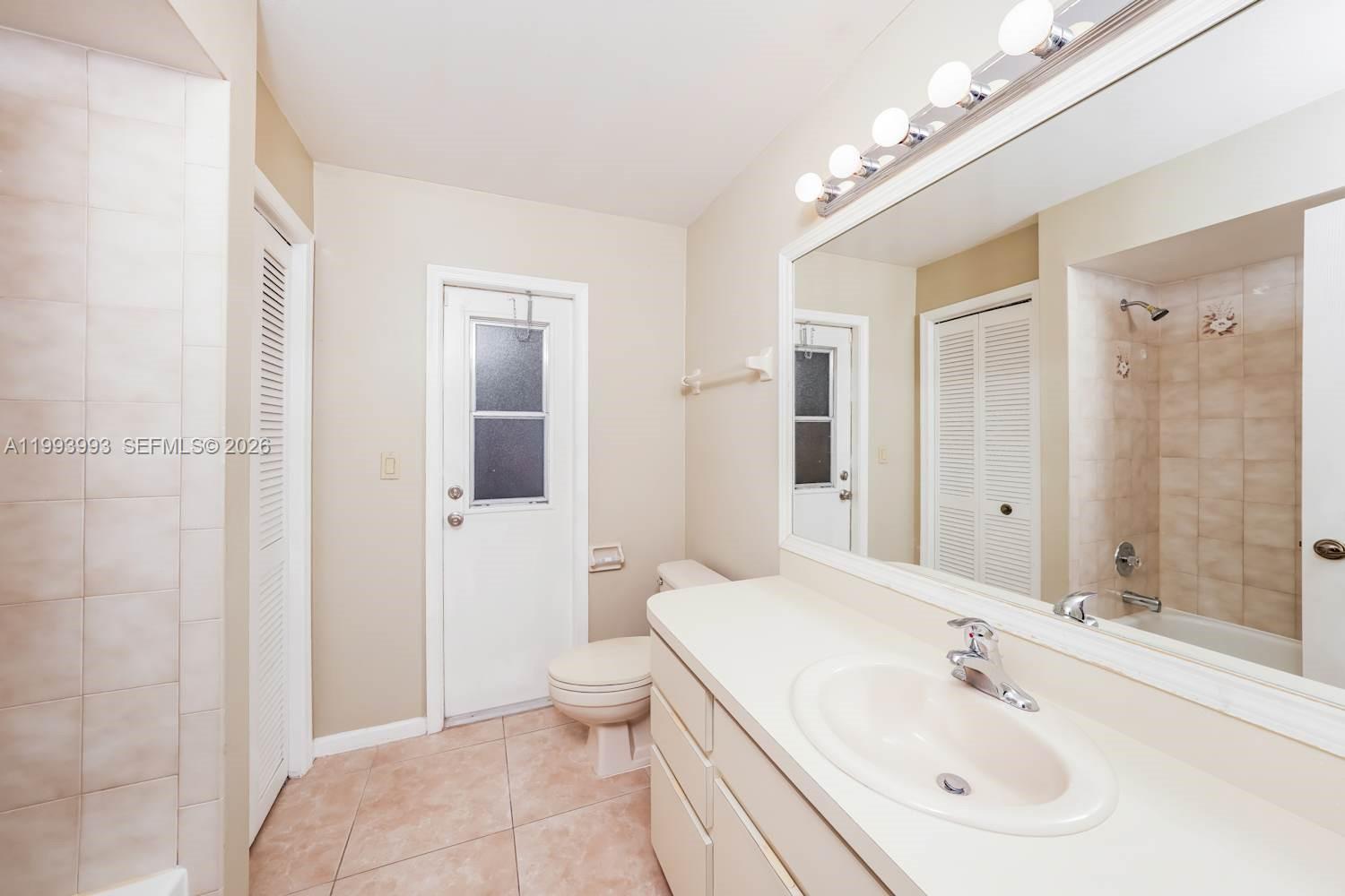 SUGAR POND MANOR OF WELLI - Residential Lease