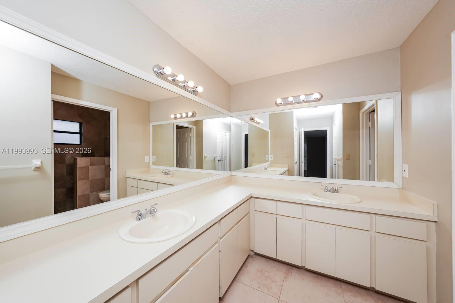 SUGAR POND MANOR OF WELLI - Residential Lease