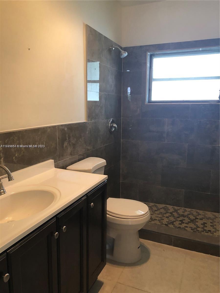 COLONIAL HOUSE CONDO - Residential Lease