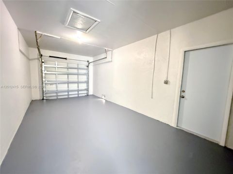 Tiny photo for 400 SW 14th St, Deerfield Beach, FL 33441 (MLS # A12012415)