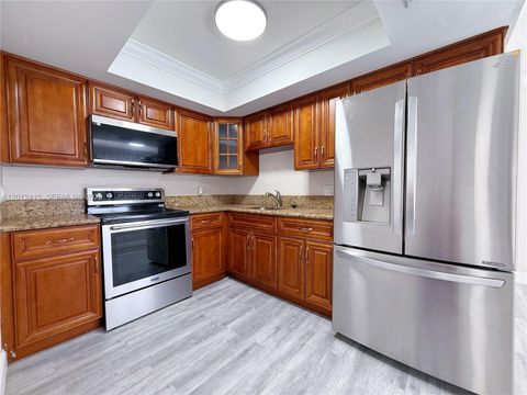 Tiny photo for 400 SW 14th St, Deerfield Beach, FL 33441 (MLS # A12012415)