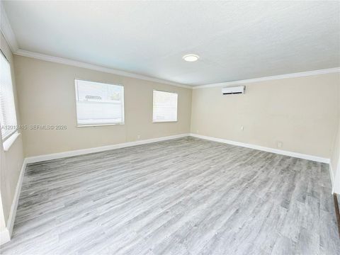 Tiny photo for 400 SW 14th St, Deerfield Beach, FL 33441 (MLS # A12012415)