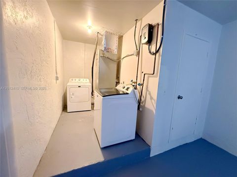Tiny photo for 400 SW 14th St, Deerfield Beach, FL 33441 (MLS # A12012415)