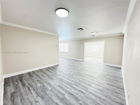 Tiny photo for 400 SW 14th St, Deerfield Beach, FL 33441 (MLS # A12012415)