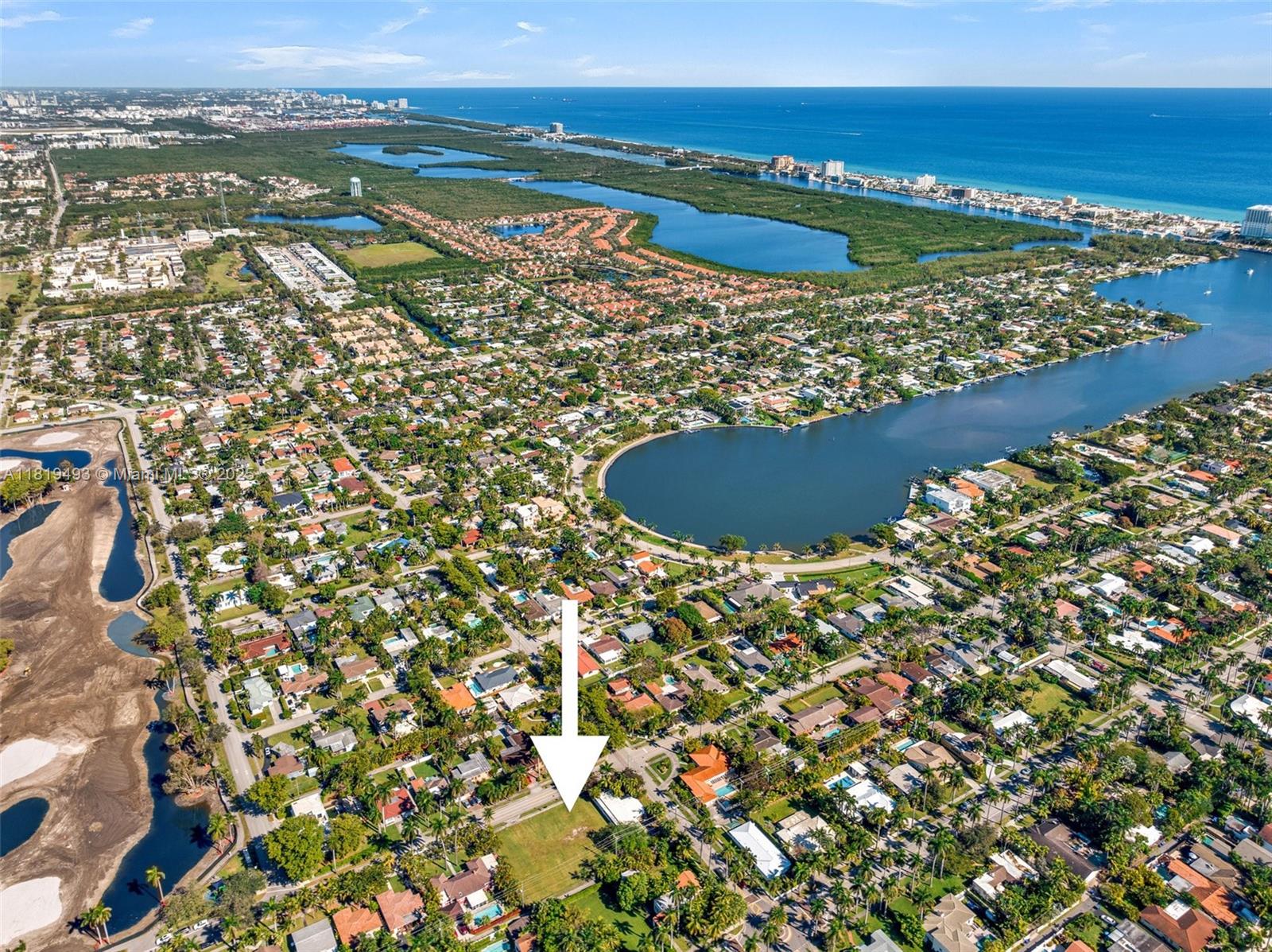 HOLLYWOOD LAKES SECTION - Land