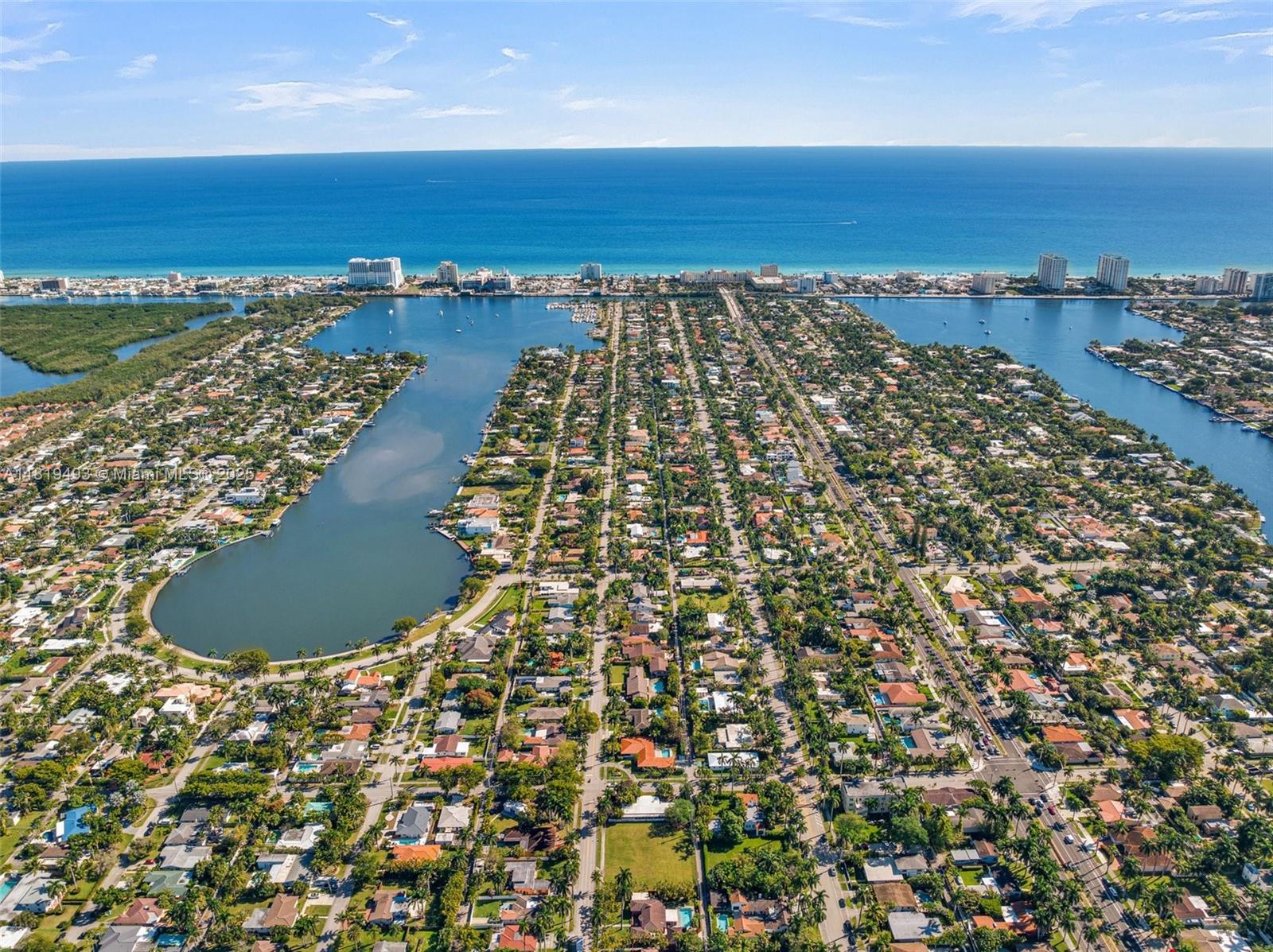 HOLLYWOOD LAKES SECTION - Land