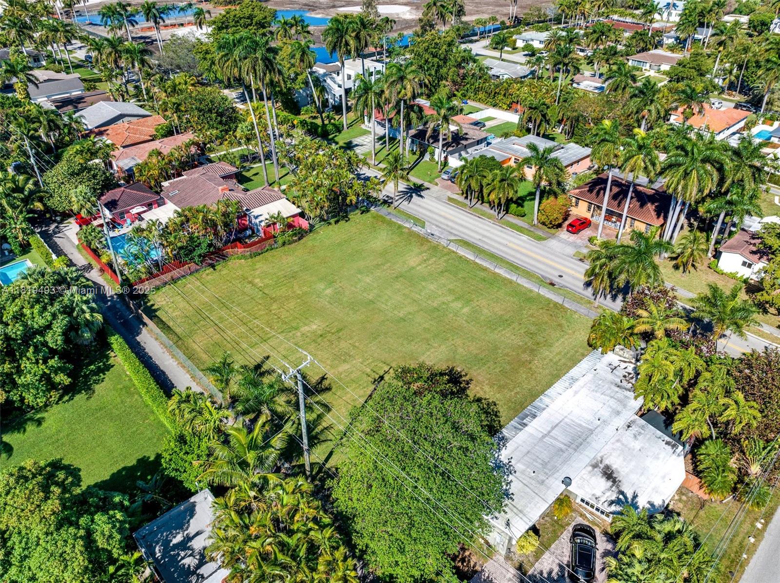 HOLLYWOOD LAKES SECTION - Land