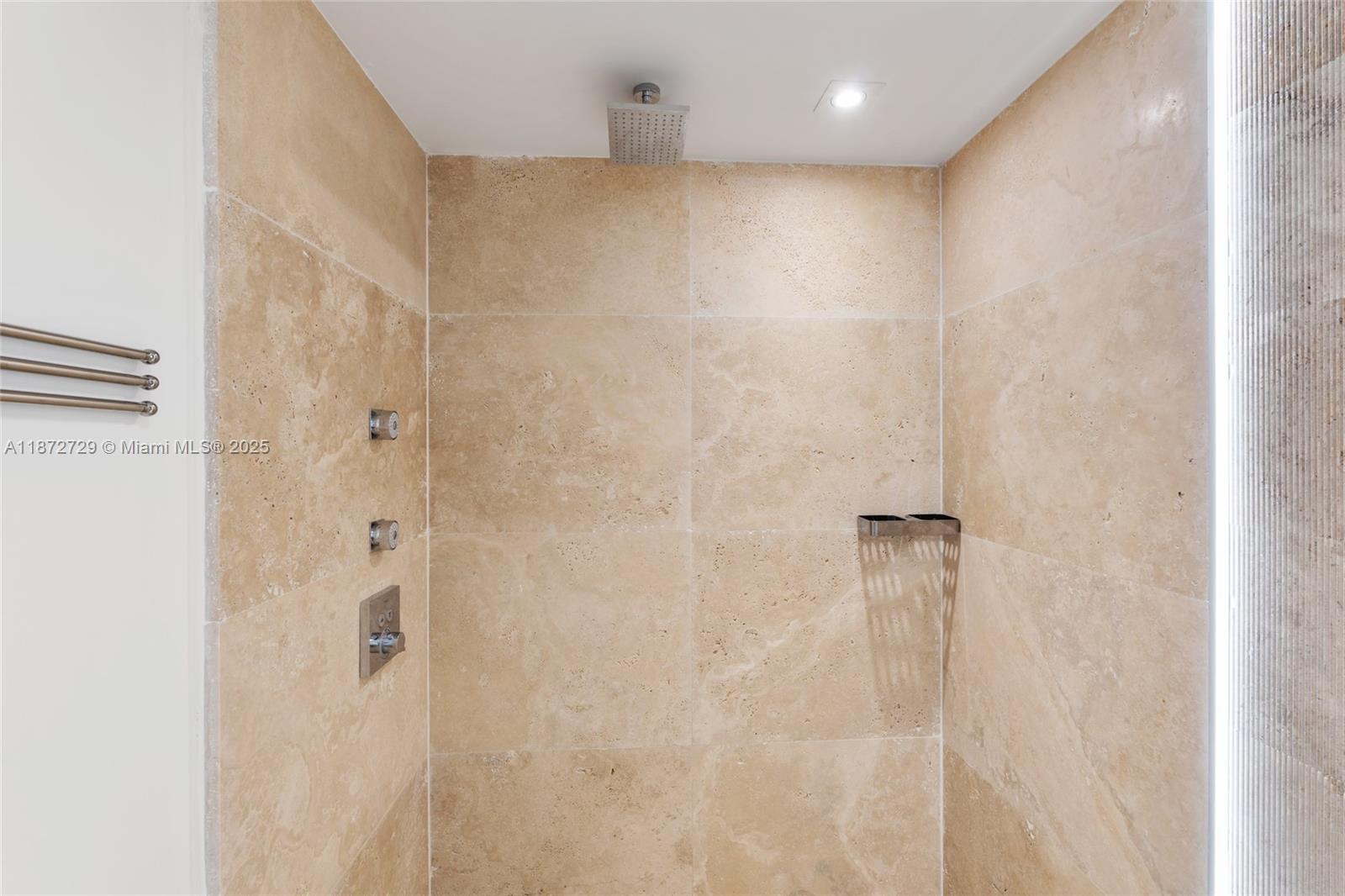 RONEY PALACE CONDO - Residential Lease