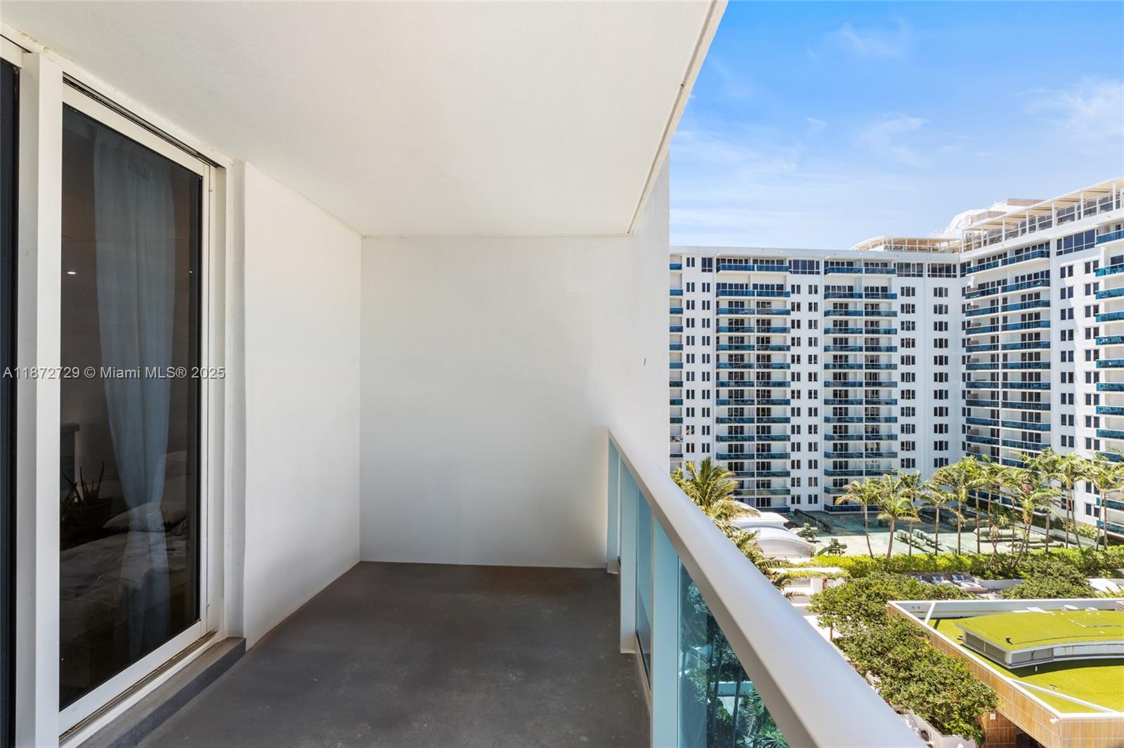 RONEY PALACE CONDO - Residential Lease